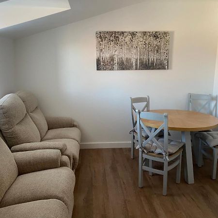 2 Bedroom Central Apartment Leek Esterno foto