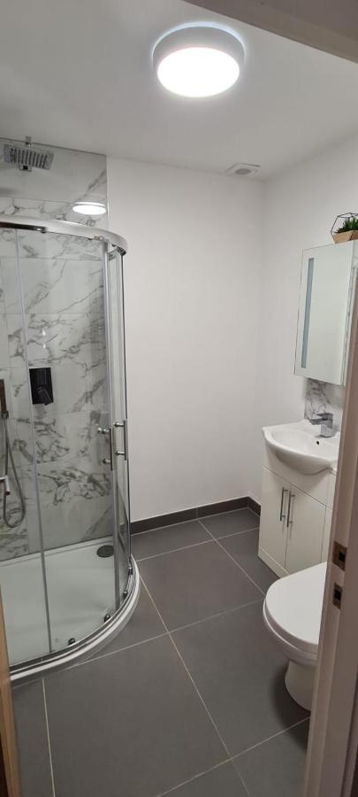 2 Bedroom Central Apartment Leek Esterno foto